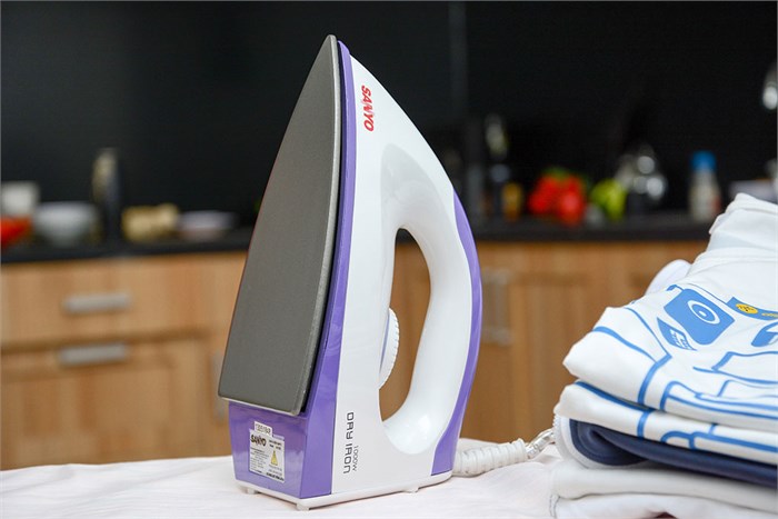 Bàn ủi khô Sanyo A-D1282 Màu Trắng - Tím