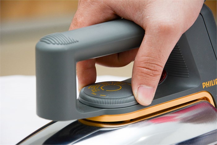 Bàn ủi khô Philips HD1172 1100W Màu Đen - Xám