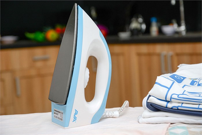 Bàn ủi khô AVA A-IR10D1