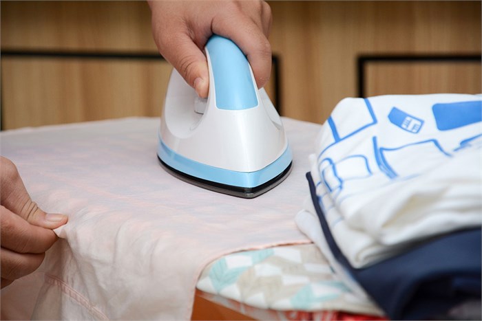 Bàn ủi khô AVA A-IR10D1