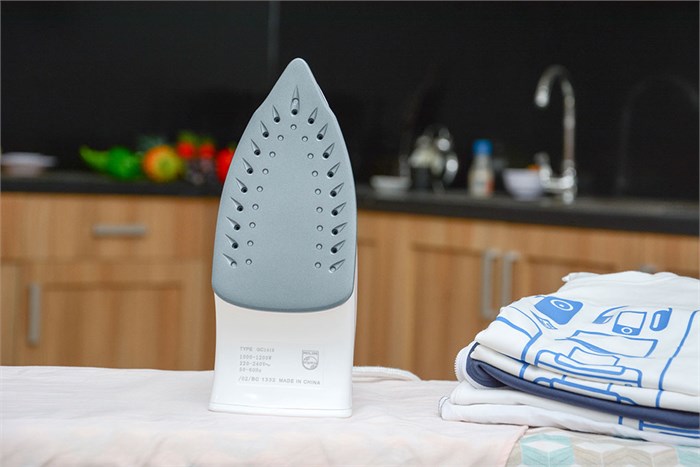 Bàn ủi hơi nước Philips GC1418 Màu Trắng - Hồng