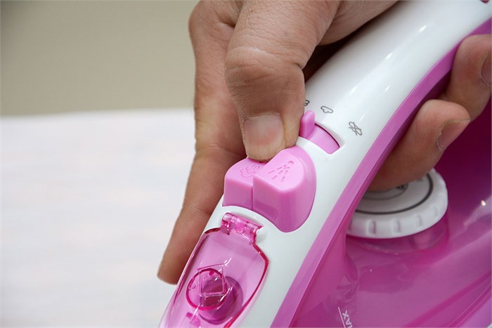 Bàn ủi hơi nước Philips GC1418 Màu Trắng - Hồng