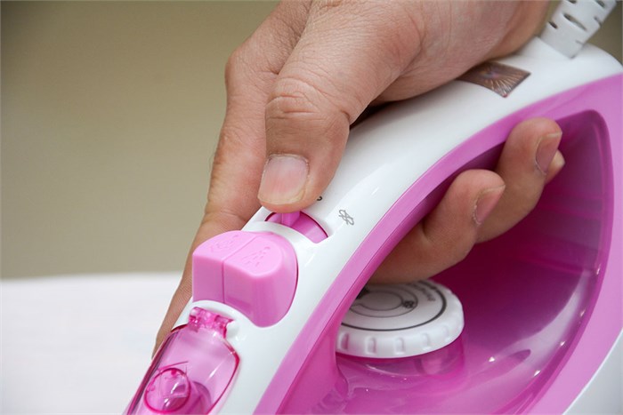 Bàn ủi hơi nước Philips GC1418 Màu Trắng - Hồng