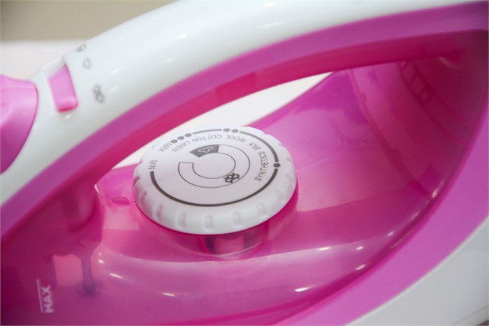 Bàn ủi hơi nước Philips GC1418 Màu Trắng - Hồng