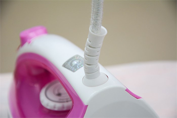 Bàn ủi hơi nước Philips GC1418 Màu Trắng - Hồng