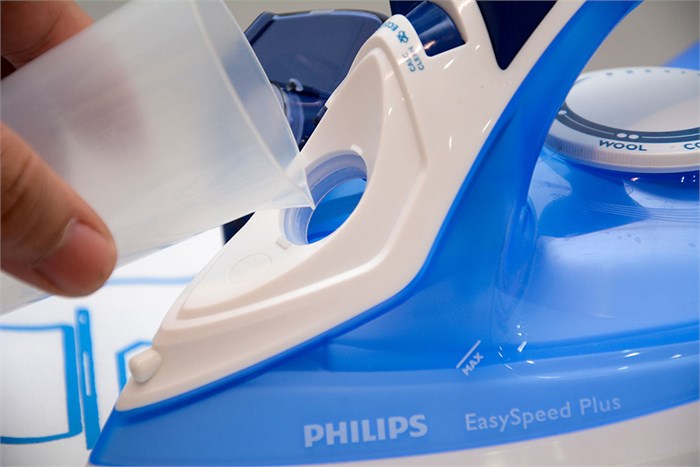 Bàn ủi hơi nước Philips GC2046 Màu Trắng - Xanh