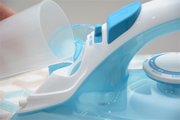 Bàn ủi hơi nước Philips GC1028 Màu Trắng - Xanh