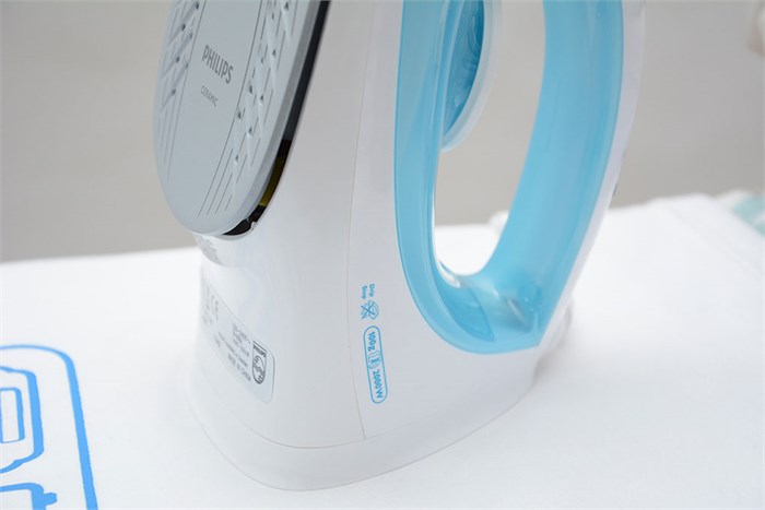 Bàn ủi hơi nước Philips GC1028 Màu Trắng - Xanh
