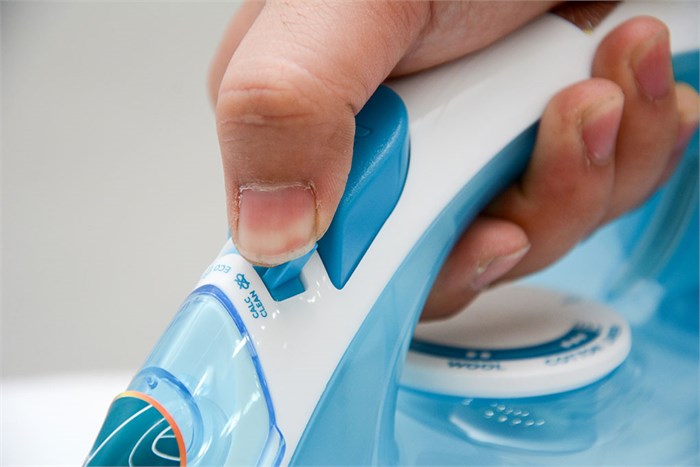 Bàn ủi hơi nước Philips GC1028 Màu Trắng - Xanh