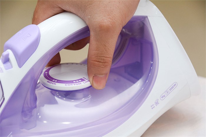 Bàn ủi hơi nước Philips GC1026 Màu Trắng - Tím