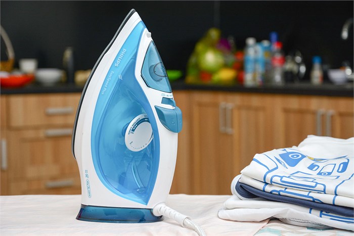 Bàn ủi hơi nước Philips GC2040 Màu Trắng - Xanh