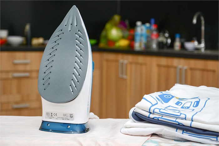 Bàn ủi hơi nước Philips GC2040 Màu Trắng - Xanh
