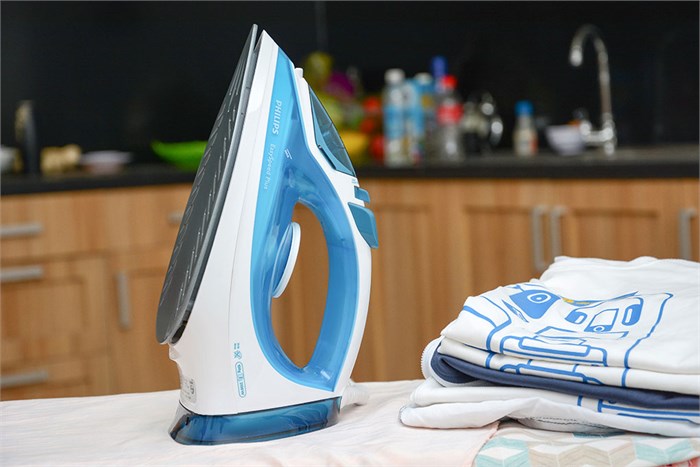 Bàn ủi hơi nước Philips GC2040 Màu Trắng - Xanh