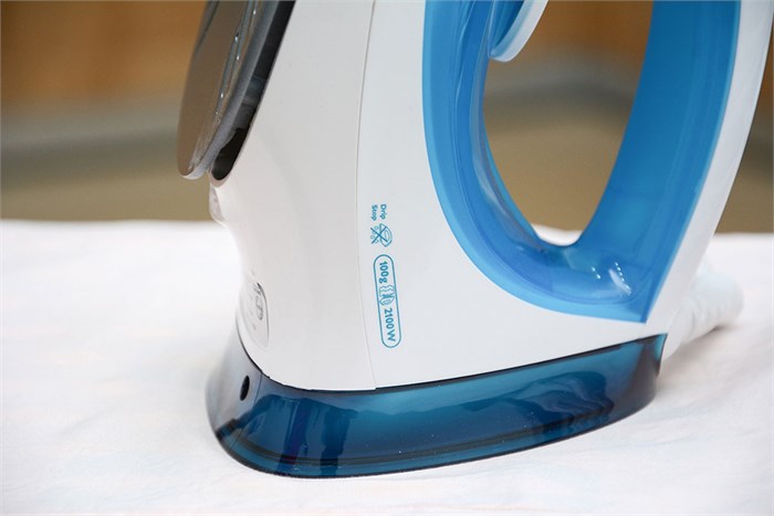 Bàn ủi hơi nước Philips GC2040 Màu Trắng - Xanh