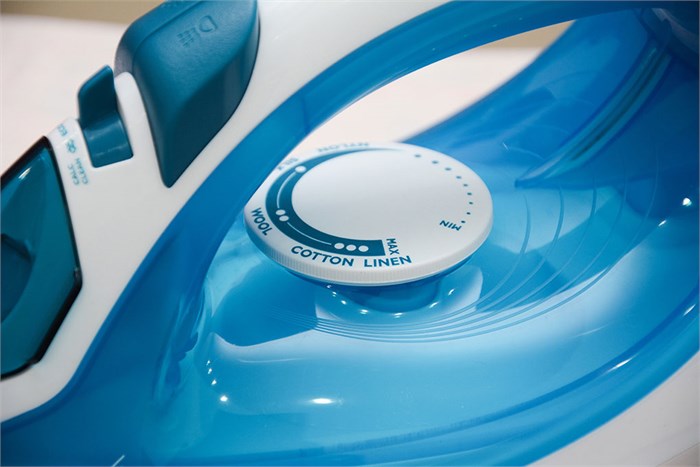 Bàn ủi hơi nước Philips GC2040 Màu Trắng - Xanh