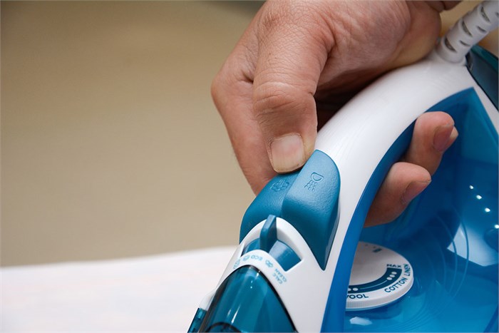 Bàn ủi hơi nước Philips GC2040 Màu Trắng - Xanh