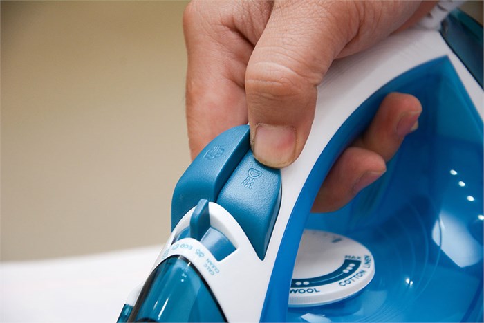 Bàn ủi hơi nước Philips GC2040 Màu Trắng - Xanh