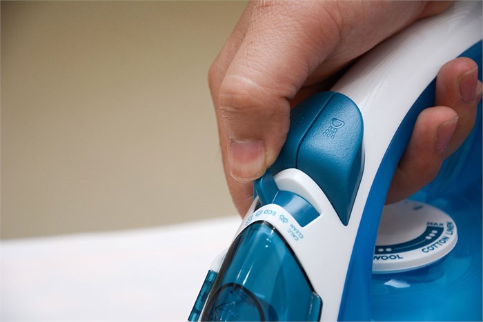 Bàn ủi hơi nước Philips GC2040 Màu Trắng - Xanh