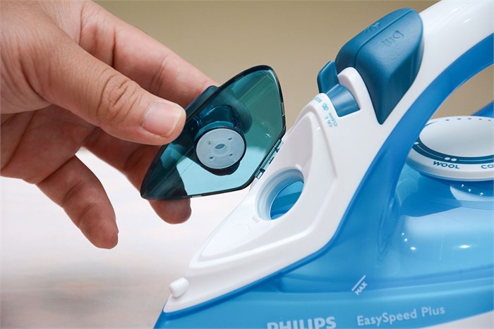 Bàn ủi hơi nước Philips GC2040 Màu Trắng - Xanh