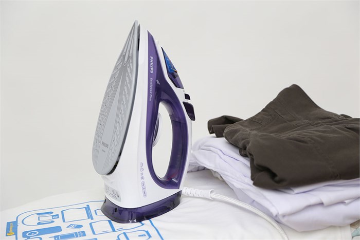 Bàn ủi hơi nước Philips GC2048 Màu Trắng - Tím