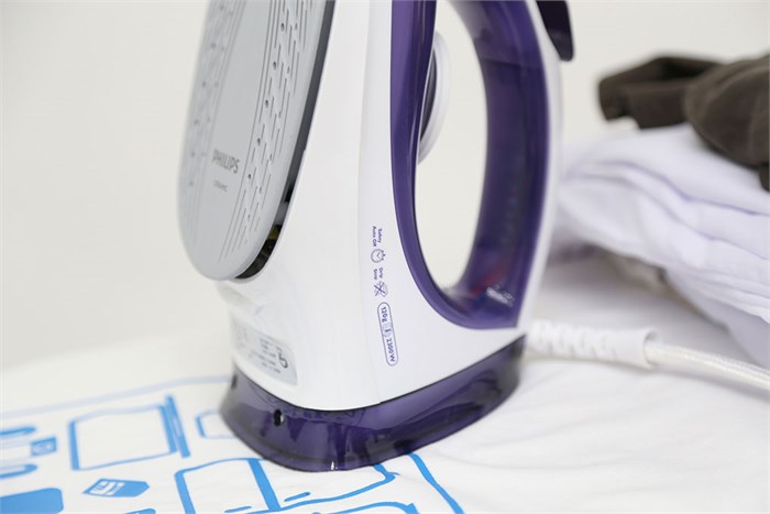 Bàn ủi hơi nước Philips GC2048 Màu Trắng - Tím