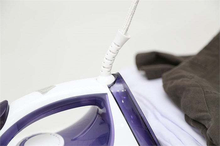 Bàn ủi hơi nước Philips GC2048 Màu Trắng - Tím