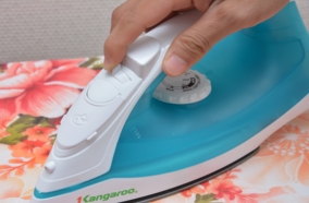 Chức năng tự làm sạch giữ bàn ủi hoạt động bền lâu <br>