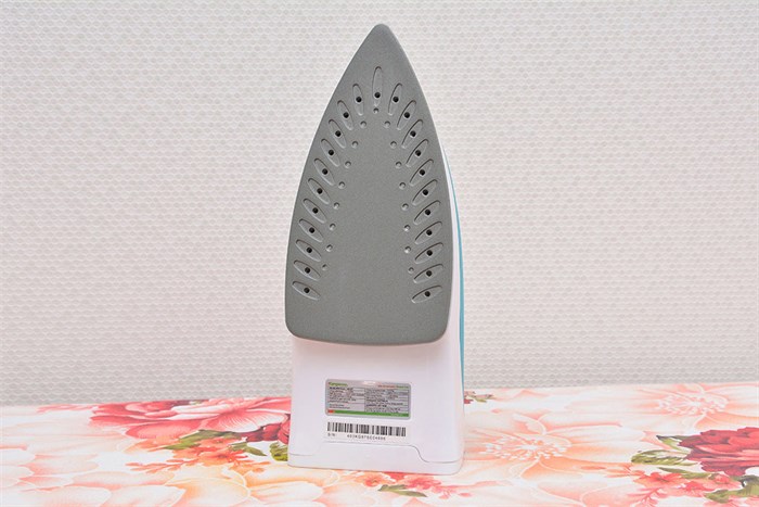 Bàn ủi hơi nước Kangaroo KG 87 Màu Trắng - Xanh