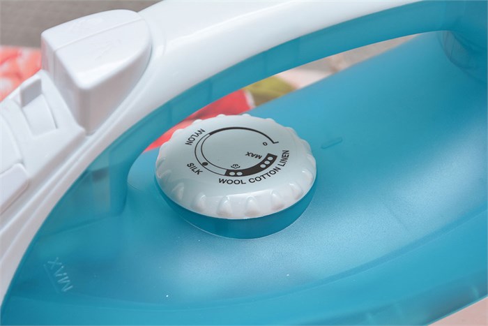 Bàn ủi hơi nước Kangaroo KG 87 Màu Trắng - Xanh