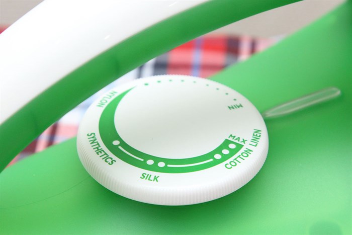 Bàn ủi khô Philips GC122 Màu Trắng - Xanh lá