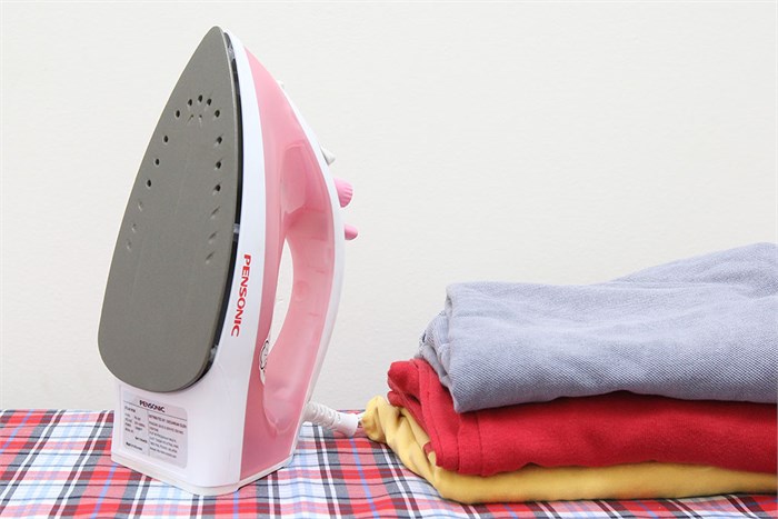 Bàn ủi hơi nước Pensonic PSI-1007 1200W Màu Hồng phấn
