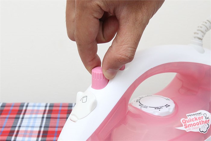 Bàn ủi hơi nước Pensonic PSI-1007 1200W Màu Hồng phấn