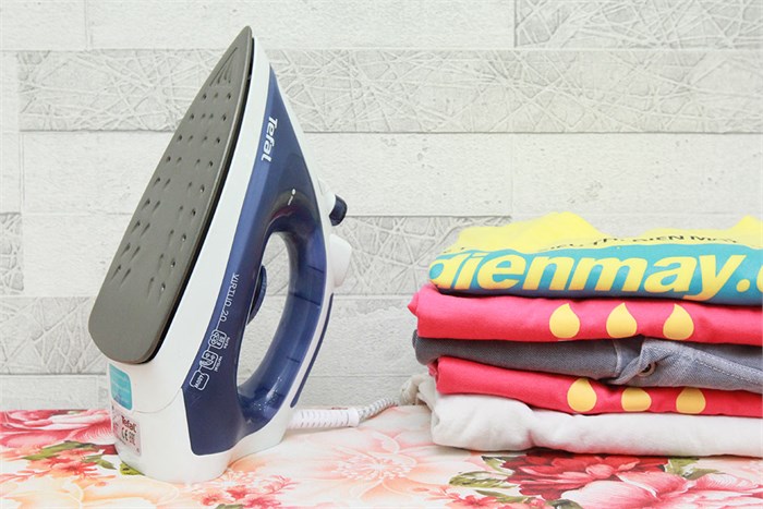 Bàn là hơi nước Tefal FV1320 Màu Xanh Dương