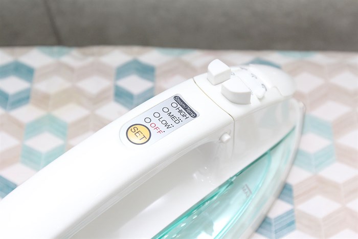 Bàn ủi hơi nước Panasonic NI-L700SSGRA Màu Trắng - Xanh