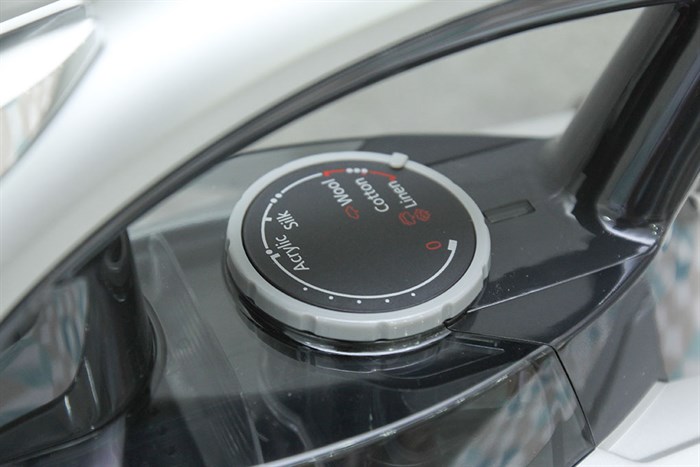 Bàn ủi hơi nước Panasonic NI-W650CSLRA 2200W Màu Đen - Xám