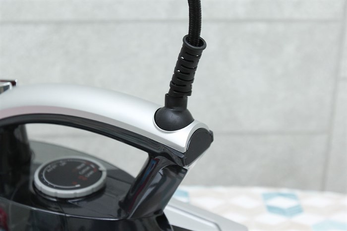 Bàn ủi hơi nước Panasonic NI-W650CSLRA 2200W Màu Đen - Xám