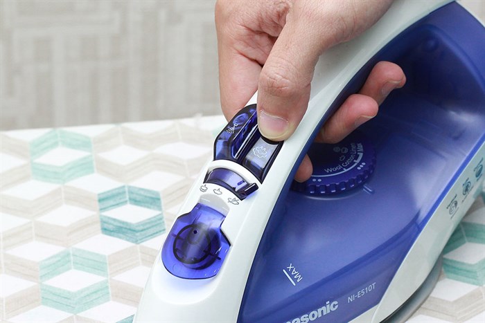 Bàn ủi hơi nước Panasonic PABU-NI-E510TDRA 2320W Màu Xanh Dương