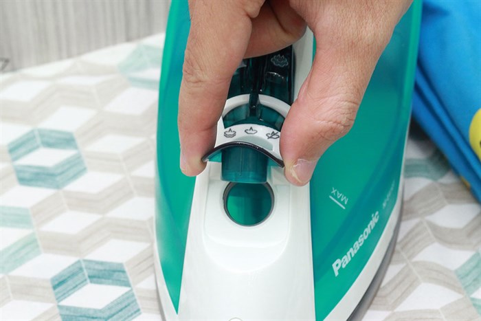 Bàn ủi hơi nước Panasonic PABU-NI-E410TMRA 2150W Màu Xanh ngọc