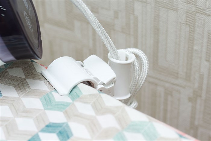 Bàn ủi hơi nước Philips GC4928 Màu Trắng - Tím