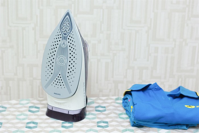 Bàn ủi hơi nước Philips GC4928 Màu Trắng - Tím