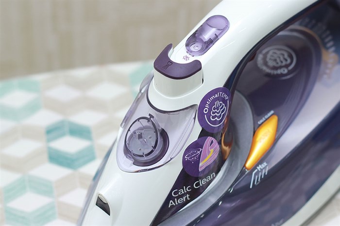 Bàn ủi hơi nước Philips GC4928 Màu Trắng - Tím