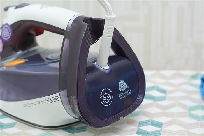 Bàn ủi hơi nước Philips GC4928 Màu Trắng - Tím