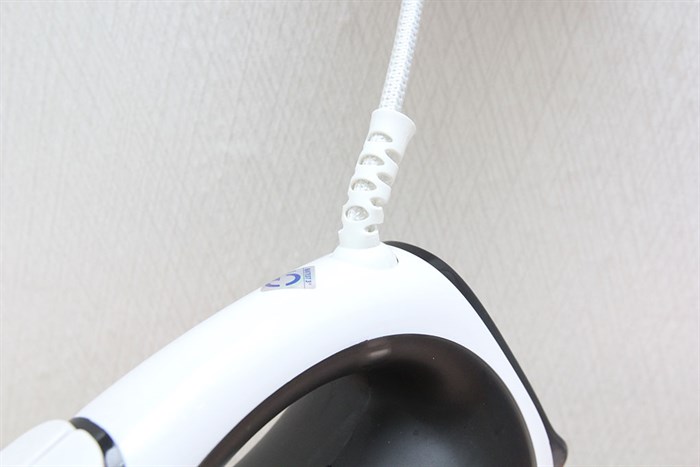 Bàn ủi hơi nước Pensonic PSI-1006 Màu Trắng - Đen