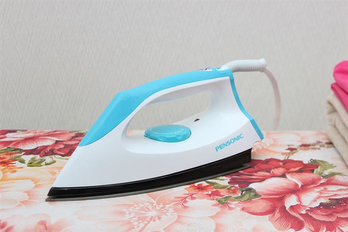 Bàn là khô Pensonic PI-8501 Màu Trắng - Xanh