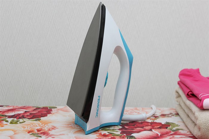 Bàn là khô Pensonic PI-8501 Màu Trắng - Xanh