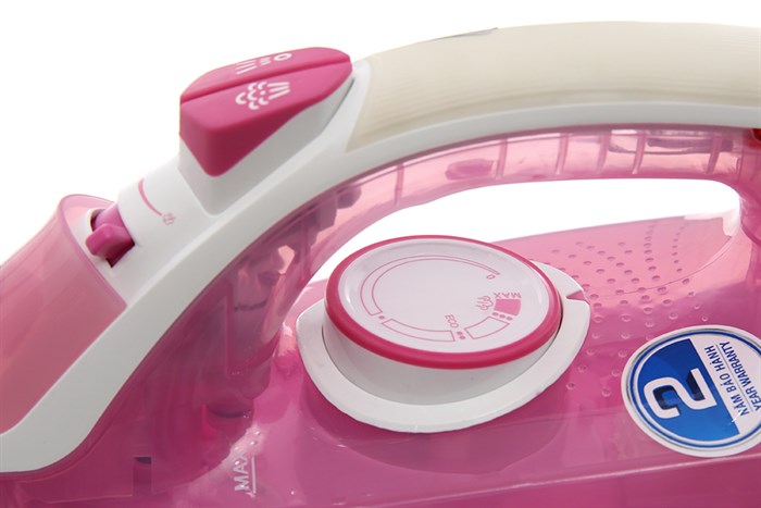 Bàn ủi hơi nước Bluestone SIB-3809 Màu Hồng