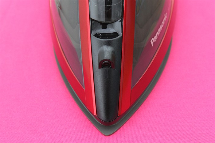 Bàn ủi hơi nước Panasonic NI-WT980RRA 2800W Màu Đen - Đỏ