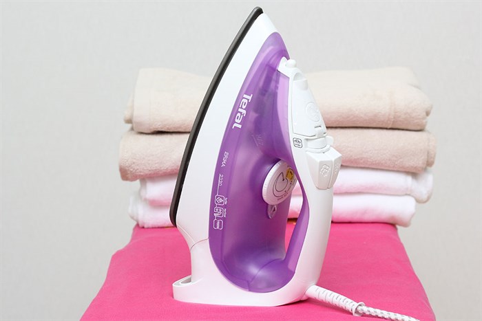 Bàn là hơi nước Tefal FV2320 Màu Trắng - Tím