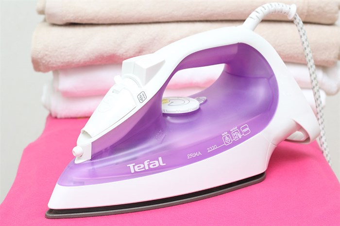 Bàn là hơi nước Tefal FV2320 Màu Trắng - Tím