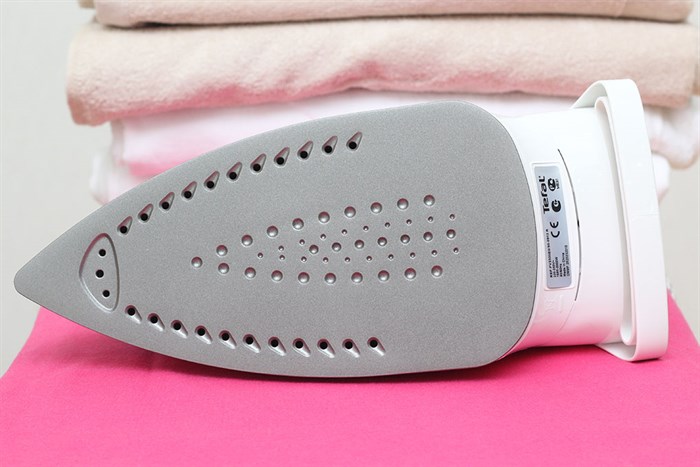 Bàn là hơi nước Tefal FV2320 Màu Trắng - Tím